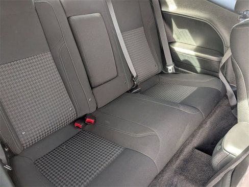 Used 2016 Dodge Challenger SXT image 31