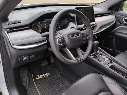 Used 2024 Jeep Compass Latitude AWD/4WD image 12