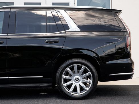 Used 2021 Cadillac Escalade Premium Luxury Platinum RWD image 10