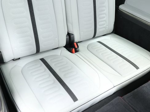 Used 2024 Rivian R1S Adventure AWD/4WD image 89