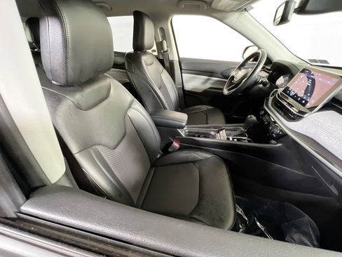 Used 2022 Jeep Compass Latitude w/ Convenience Group AWD/4WD image 25