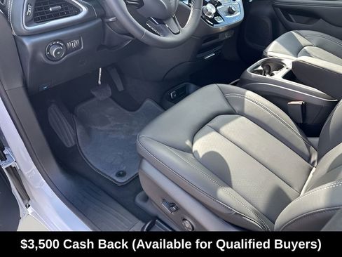 New 2026 Chrysler Pacifica Select w/ S Appearance Package FWD image 30