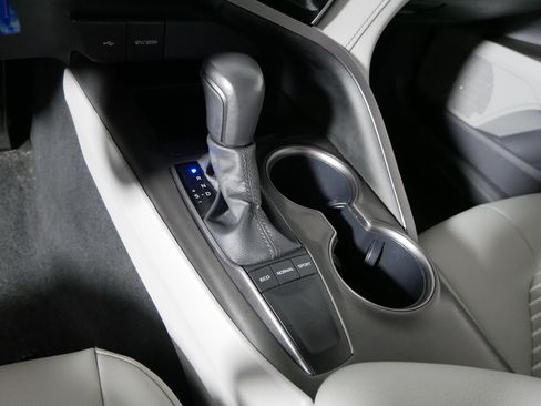 Used 2024 Toyota Camry SE FWD image 24