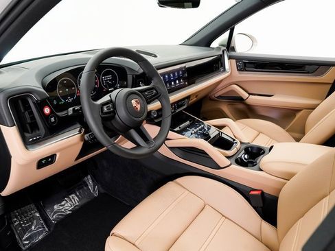 New 2026 Porsche Cayenne image 4