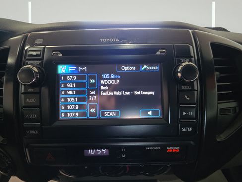 Used 2013 Toyota Tacoma 4x4 Regular Cab image 16
