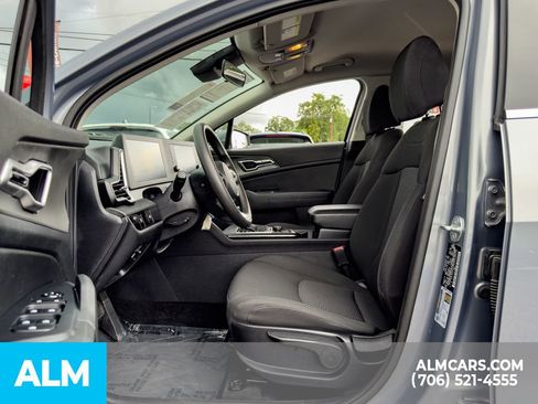 Used 2025 Kia Sportage LX FWD image 14