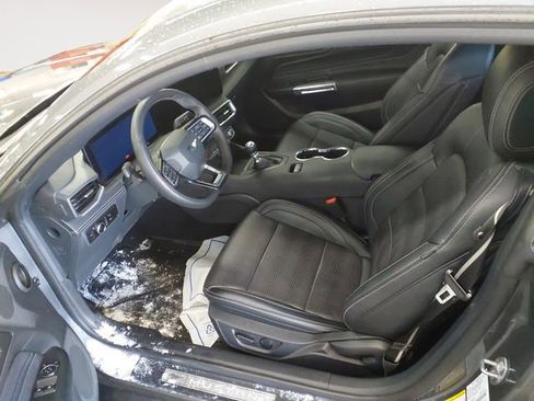 Used 2025 Ford Mustang GT Premium image 15
