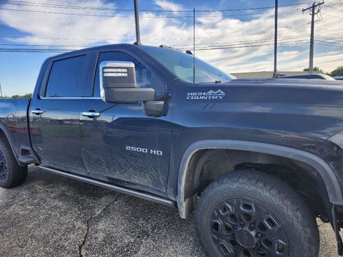 Used 2021 Chevrolet Silverado 2500 High Country w/ Z71 Off-Road Package AWD/4WD image 6