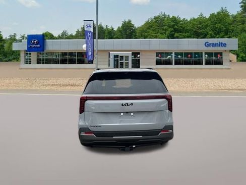 Used 2025 Kia Carnival SX Prestige FWD image 9