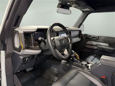 Used 2023 Ford Bronco Badlands image 10