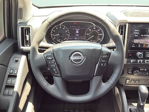 Used 2026 Nissan Frontier SV w/ SV Convenience Package RWD image 15