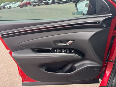 Used 2023 Hyundai Tucson Limited FWD image 13