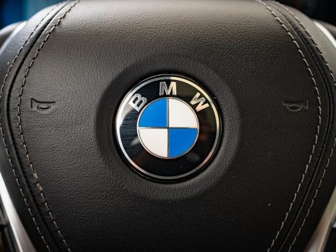 Used 2021 BMW X7 xDrive40i w/ Premium Package image 28