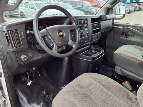 Used 2019 Chevrolet Express 2500 w/ Enhanced Convenience Package RWD image 15