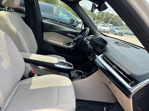 Used 2025 BMW X1 xDrive28i AWD/4WD image 13
