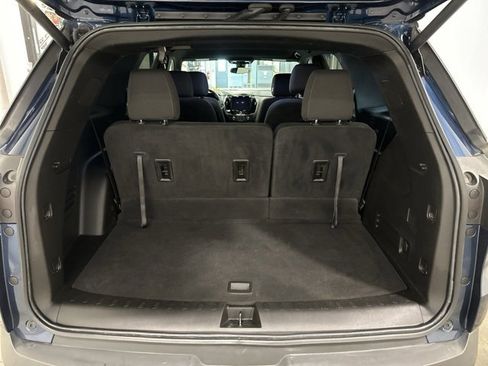 Used 2023 Chevrolet Traverse LT image 32