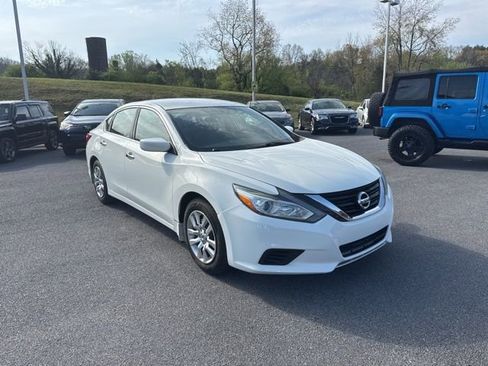 Used 2017 Nissan Altima 2.5 S w/ Power Driver Seat Package image 2