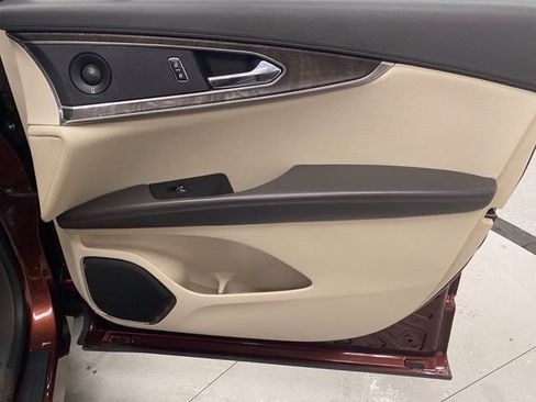 Used 2016 Lincoln MKX Reserve w/ Equipment Group 102A AWD/4WD image 26