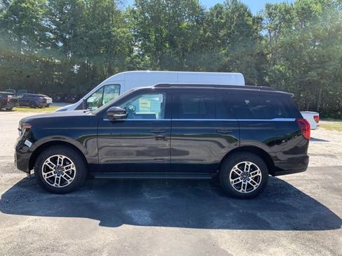 New 2025 Ford Expedition Active image 15