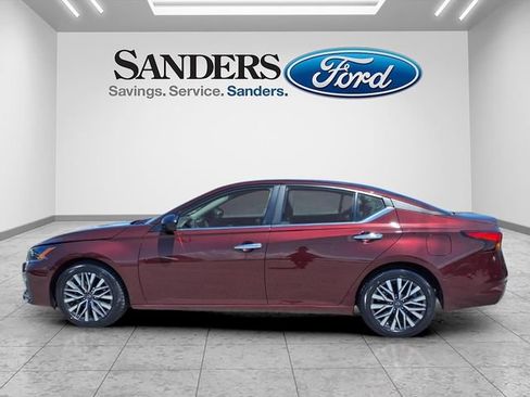 Used 2025 Nissan Altima 2.5 SV FWD image 5