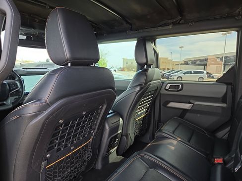 Used 2022 Ford Bronco Badlands image 11