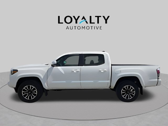 Used 2023 Toyota Tacoma TRD Sport w/ Technology Package AWD/4WD image 3