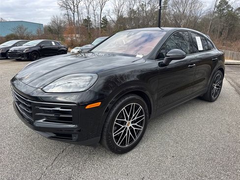 Used 2025 Porsche Cayenne Coupe image 3