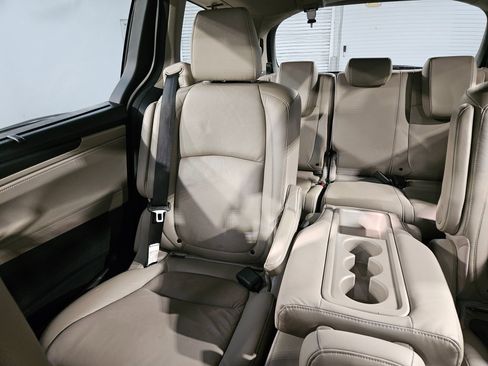 Used 2019 Honda Odyssey Elite image 12