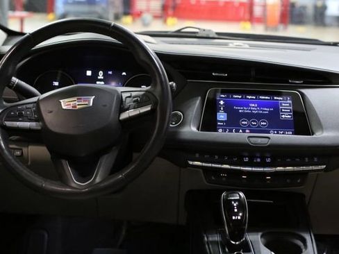 Used 2022 Cadillac XT4 Premium Luxury w/ Technology Package image 18