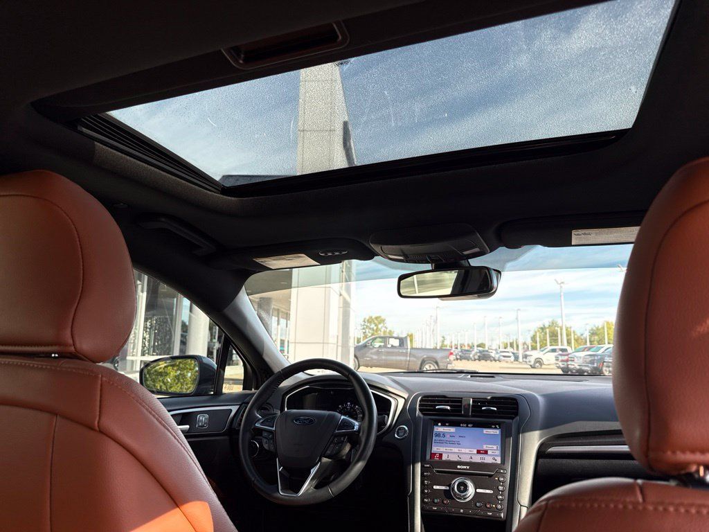 Used 2019 Ford Fusion Titanium FWD image 29