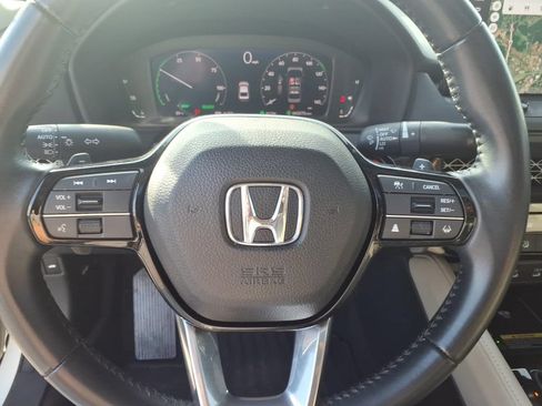 Used 2023 Honda Accord Touring image 11