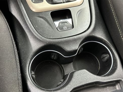 Used 2016 Jeep Cherokee Sport FWD image 32