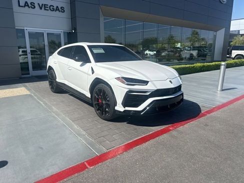 Used 2022 Lamborghini Urus AWD/4WD image 3