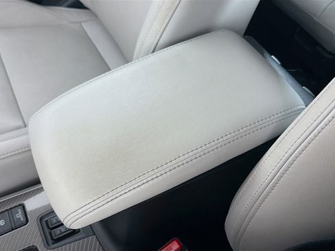 Used 2022 Mitsubishi Outlander SEL image 18