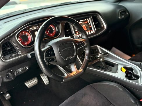 Used 2020 Dodge Challenger SRT Hellcat w/ Plus Package RWD image 20