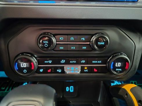 Used 2024 Ford Bronco Badlands image 24