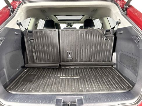 Used 2023 Toyota Highlander Platinum image 39