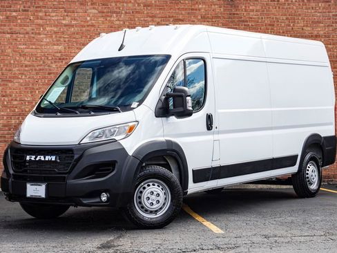 Used 2025 RAM ProMaster 2500 w/ Convenience Group image 1