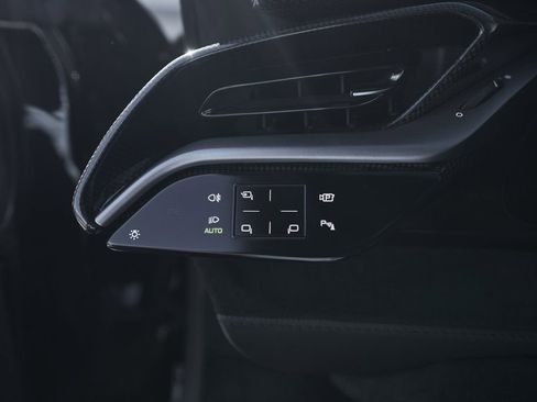 Used 2022 Ferrari SF90 Stradale image 54