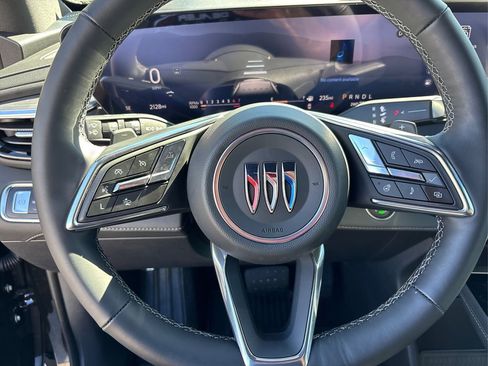 Used 2025 Buick Enclave Preferred w/ LPO, All-Weather Package image 25