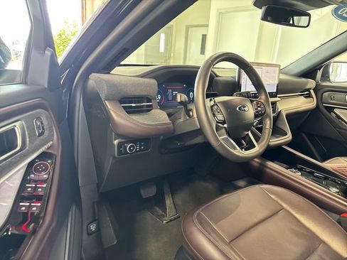 Used 2026 Ford Explorer Platinum AWD/4WD image 6
