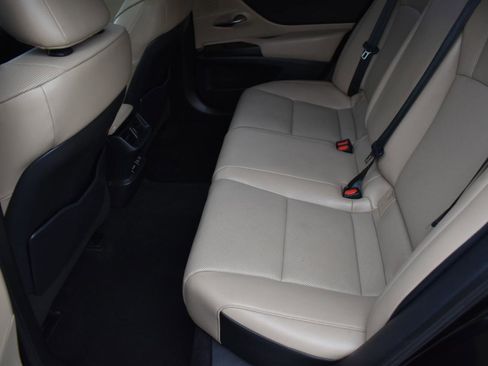 Used 2019 Lexus ES 350 w/ Accessory Package 2 image 26