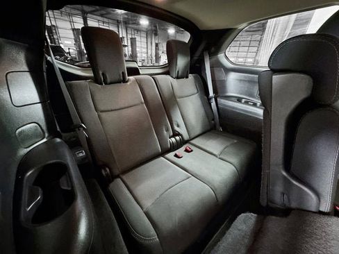 Used 2019 Nissan Pathfinder S image 21