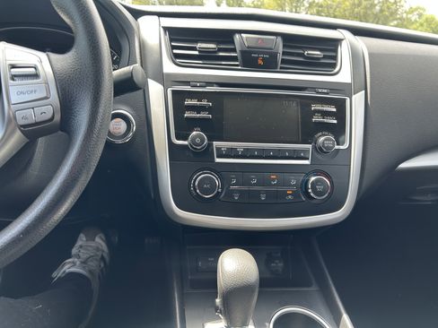 Used 2017 Nissan Altima 2.5 S w/ Power Driver Seat Package FWD image 13