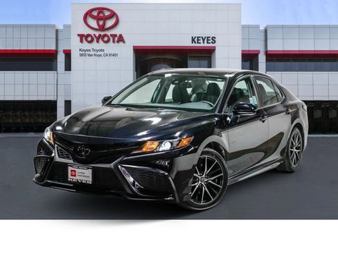 Certified 2023 Toyota Camry SE image 1