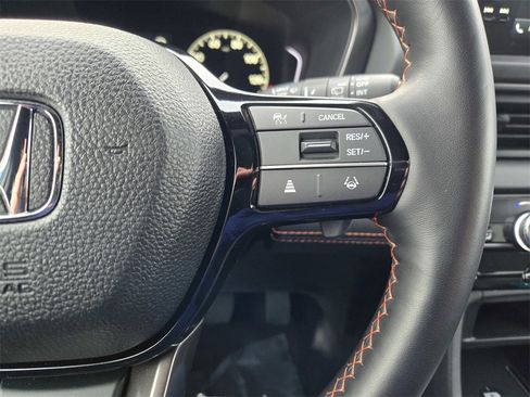 Certified 2025 Honda Pilot TrailSport image 16