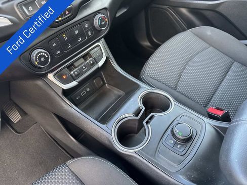 Used 2022 GMC Terrain SLE w/ Elevation Edition image 27