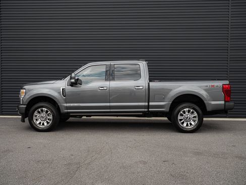 Used 2022 Ford F250 Limited AWD/4WD image 2