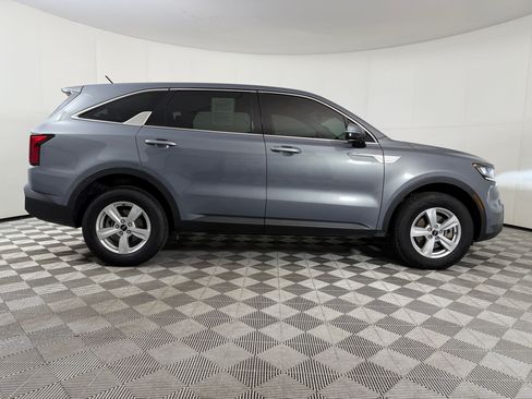 Used 2022 Kia Sorento LX AWD/4WD image 8
