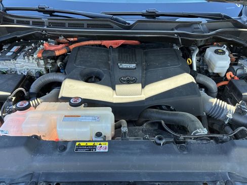 Used 2023 Toyota Tundra Limited w/ Power Package RWD image 29